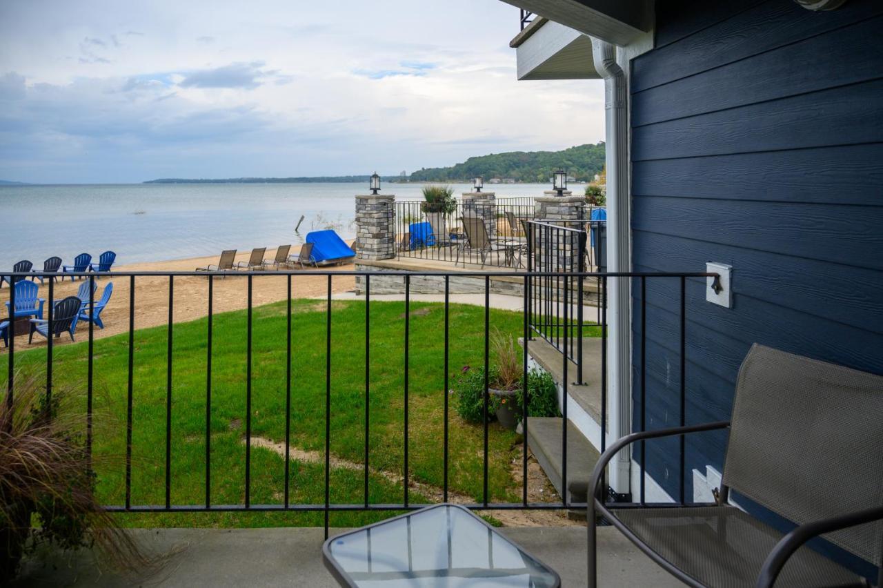 Pointes North Beachfront Resort Hotel Traverse City Eksteriør billede